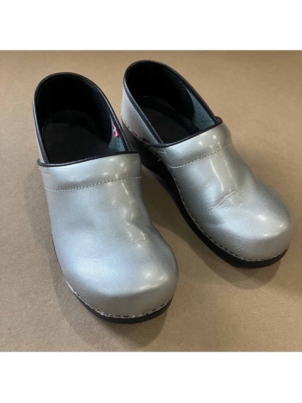 Sanita Silver Metallic Leather Comfort Clogs Izabella Size 40 - Picture 3 of 10